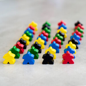 mi metto in gioco, piccoli segnaposto a forma di omini stilizzati colorati